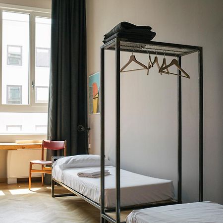 Casabase Hostel Милано Екстериор снимка